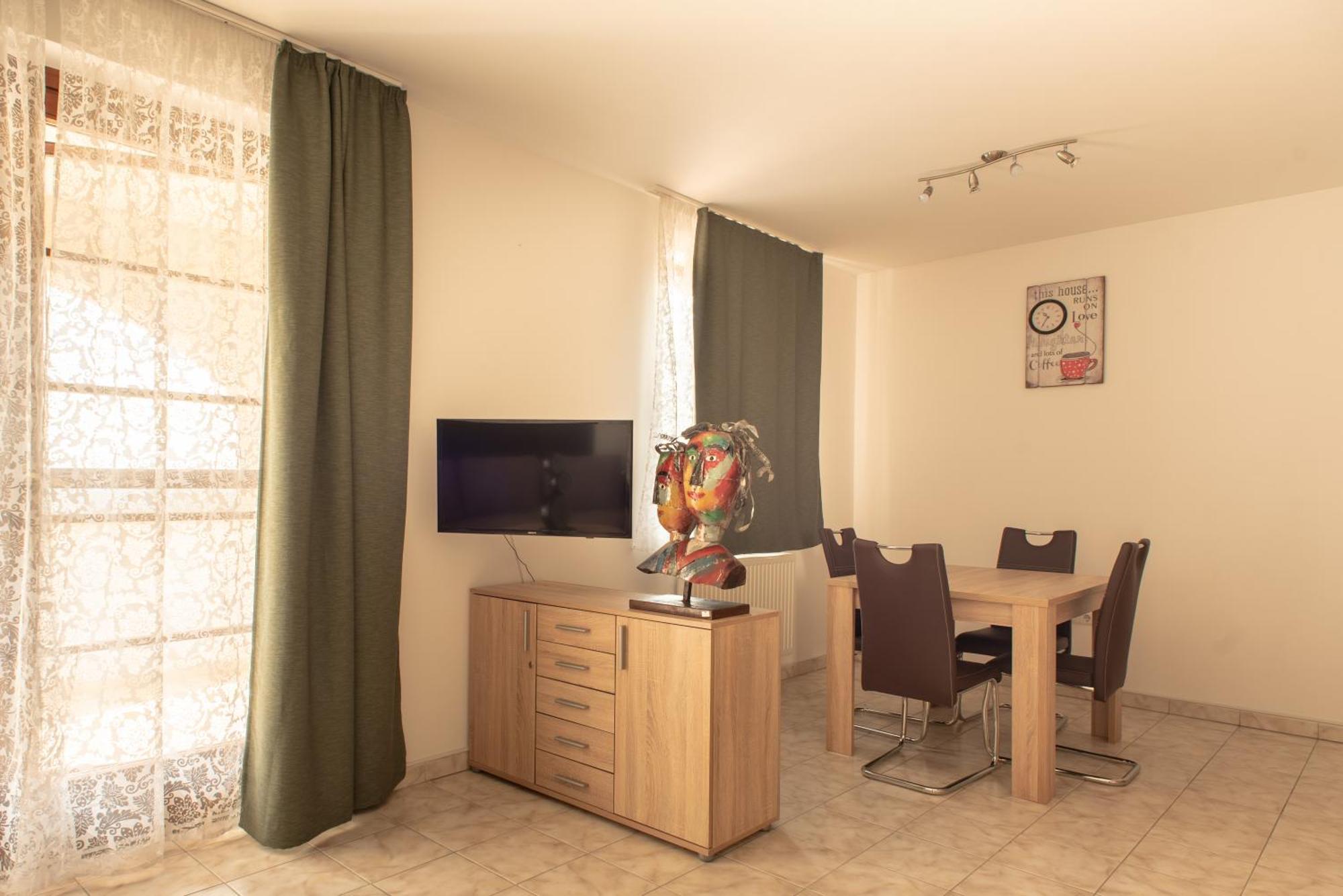 Alsópáhok Modor Apartman מראה חיצוני תמונה