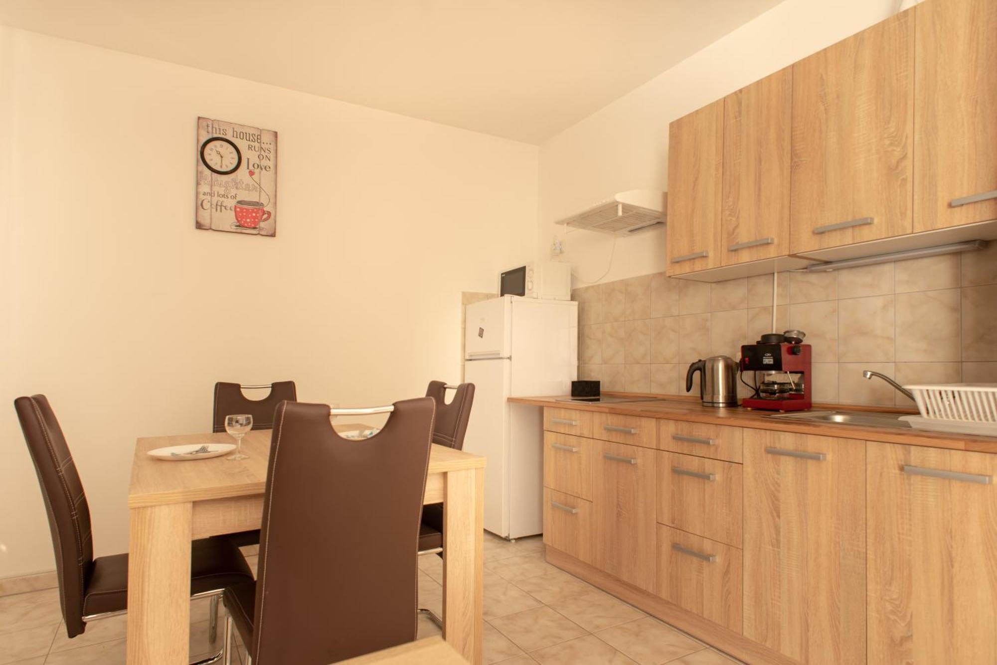 Alsópáhok Modor Apartman מראה חיצוני תמונה