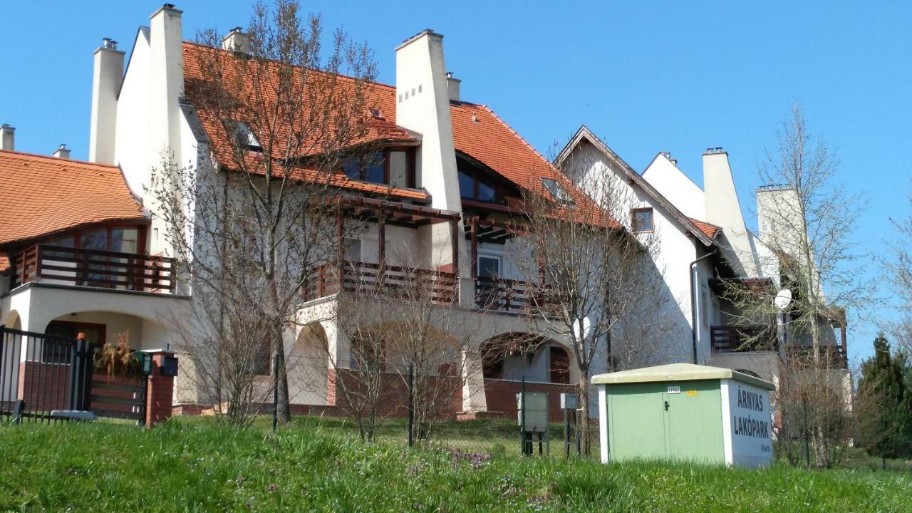 Alsópáhok Modor Apartman מראה חיצוני תמונה