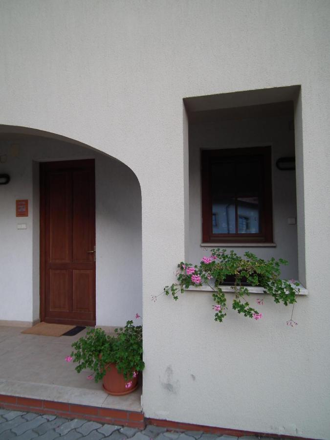 Alsópáhok Modor Apartman חדר תמונה